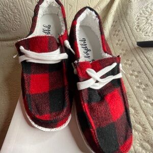 Gypsy Jazz Riley I ain’t plaid shoes.  Size 6 Brand New
